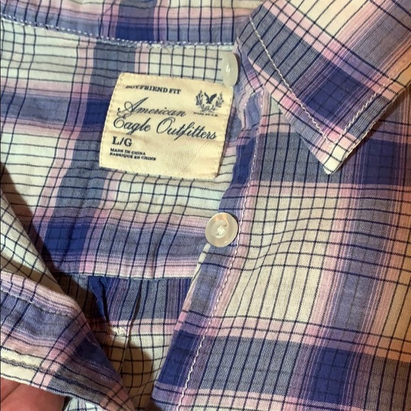 Light button up plaid—-American Eagle - Picture 2 of 3